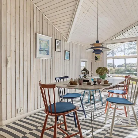 3 Bedroom Cozy In Vakantiehuis Otterup